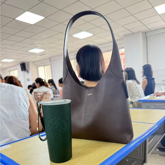 Coach Brooklyn Shoulder Bag 28 - Picture 1 of 1